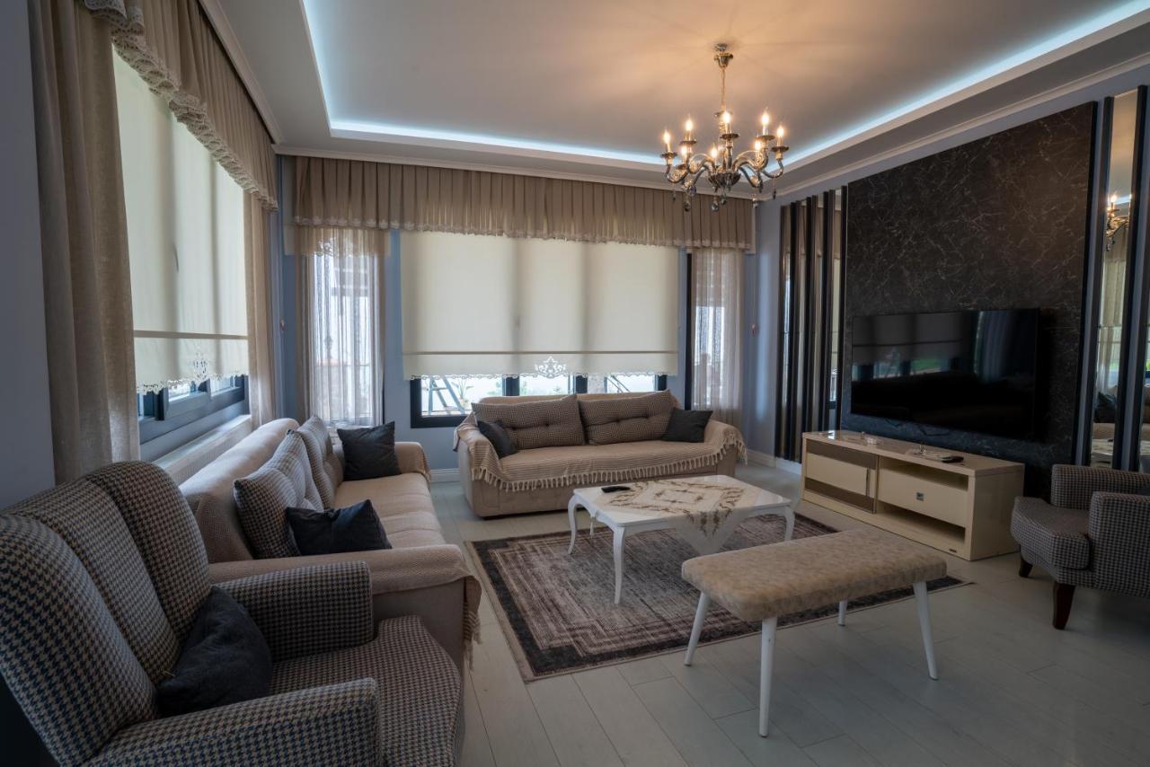 Poison Garden Suite Gozalan Kültér fotó