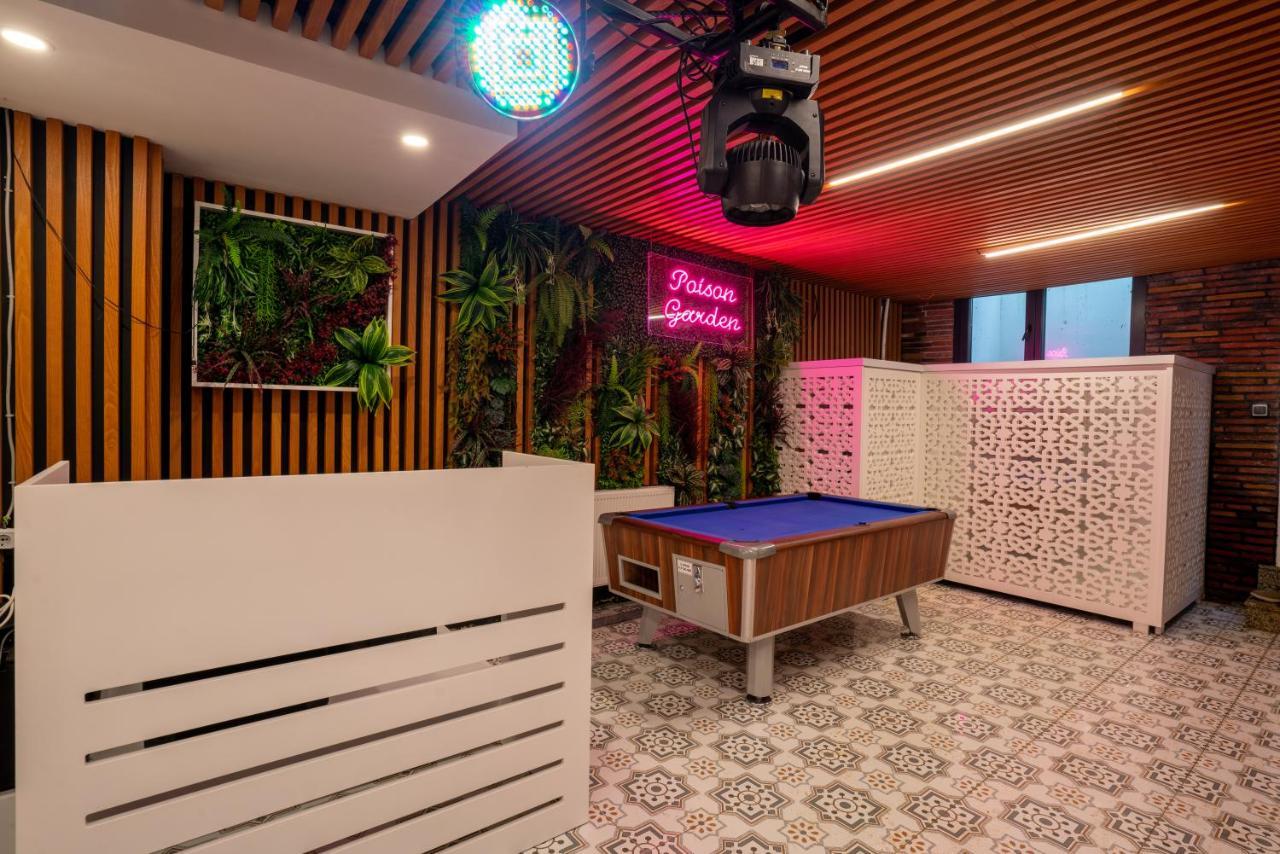 Poison Garden Suite Gozalan Kültér fotó